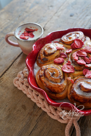 Sweetheart Ruffled Baker Dish