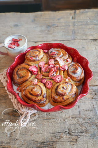 Sweetheart Ruffled Baker Dish